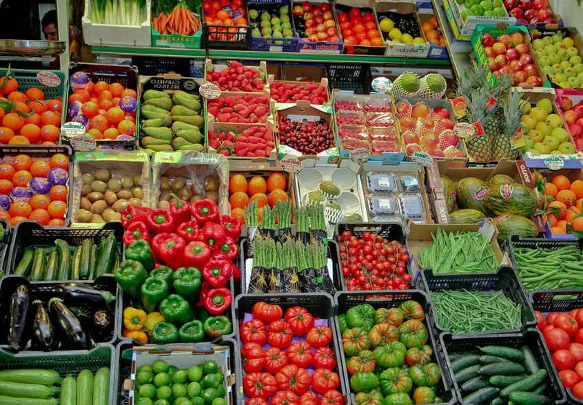 Uma variedade de vegetais e frutas que podem aumentar a potência de um homem